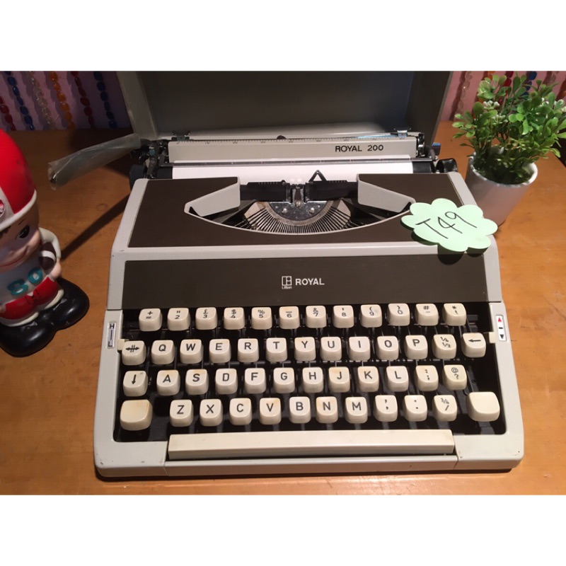 T49早期金屬打字機(s請先詢問）⋯沈穩有型、功能正常#古董#收藏#打字機#棕色#咖啡色