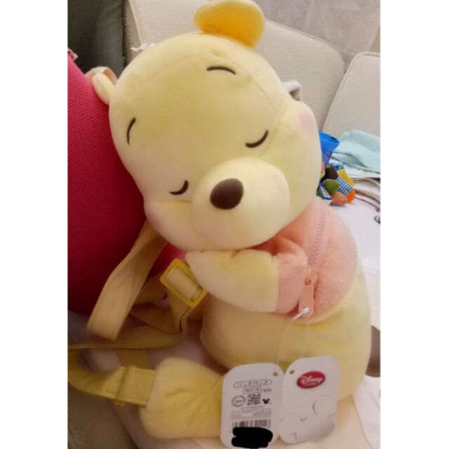日本帶回 Disney store 廸士尼小熊維尼睡姿環抱嬰兒幼童寶寶後背包（小瑕）