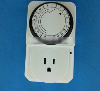 最新款定時器更安全三孔24小時多段自動開關 預約定時開關 幫您省電 機械程式設計計時器(定時器)1250W高規格 操作簡易