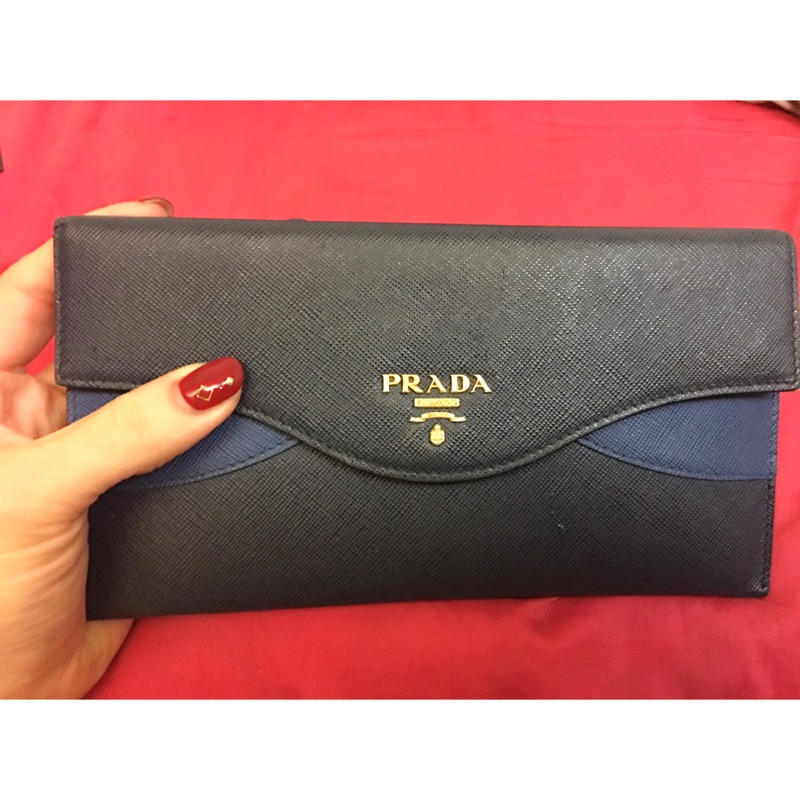 PRADA 金字信封造型防刮牛皮長夾/手拿包（藍色）