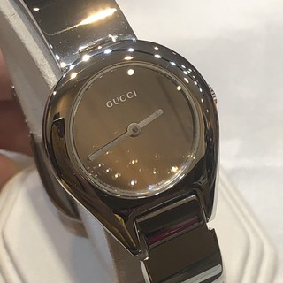 Gucci-銀面兩針全鋼手環錶-6700L.0178326