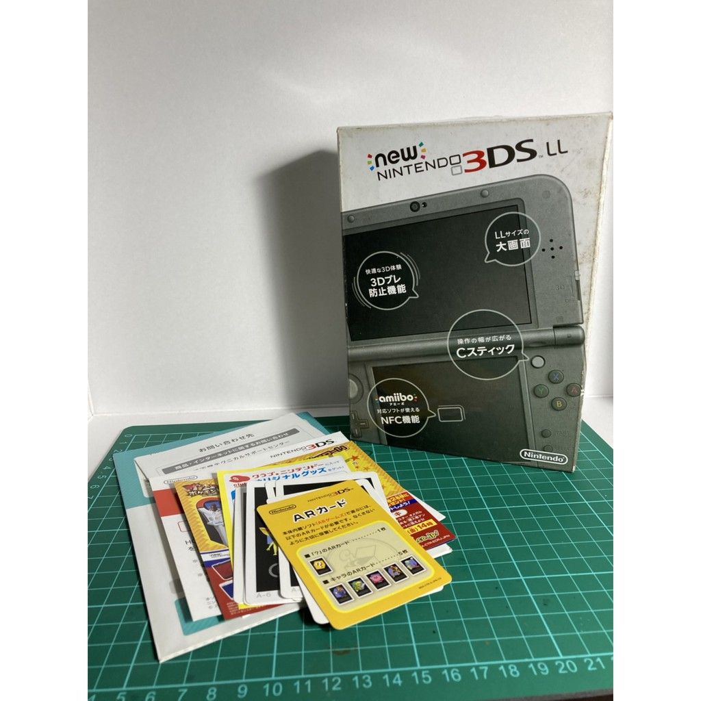[二手-極少用-配件完整-送5款遊戲] Nintendo New 3DS LL 主機與副廠配件