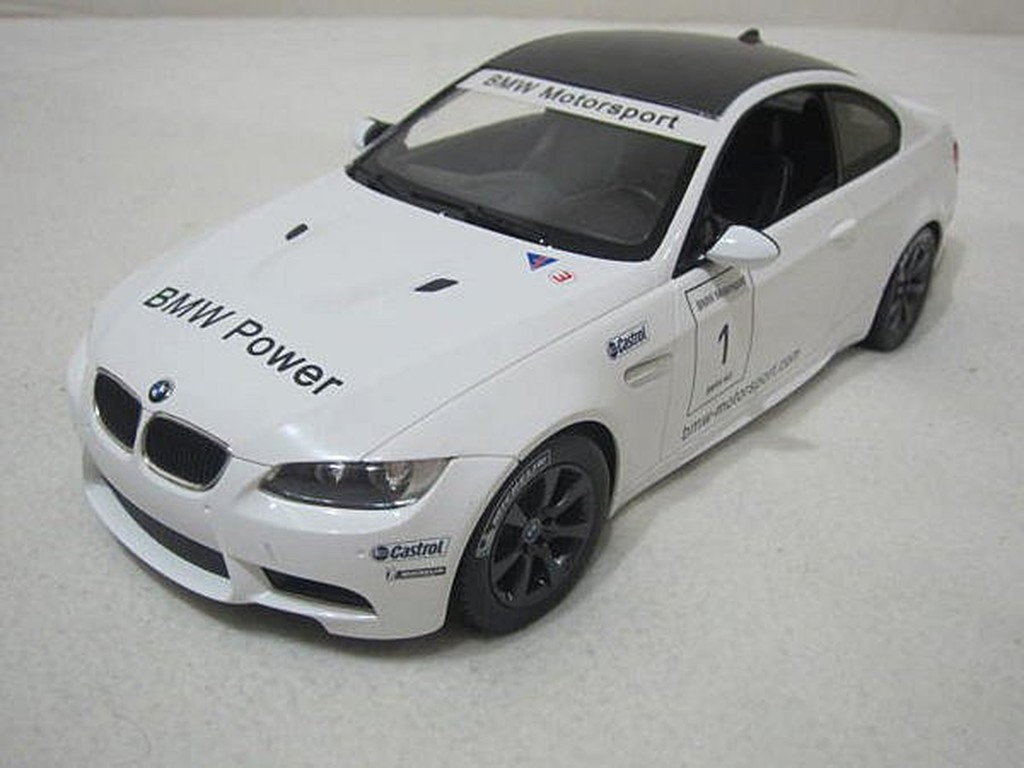 【露天蝦皮便宜免運】 1:14(1/14)全新寶馬BMW E92 M3 Coupe白色授權RASTAR遙控車