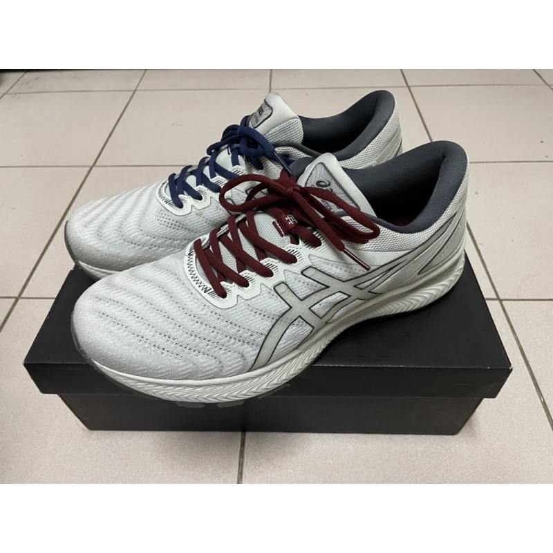 asics reigning champ