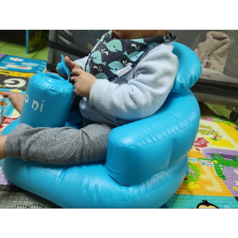 二手充氣幫寶椅，還很新，因為買了各式各樣的椅子給寶寶坐，現在便宜賣