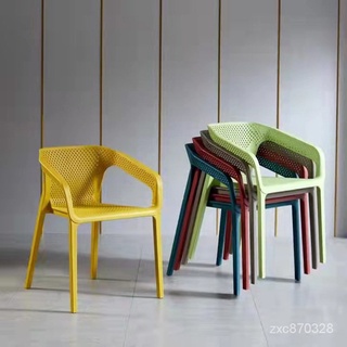 餐桌椅 【熱賣】塑料北歐簡約鏤空椅子椅咖啡廳堆疊椅疊放扶手餐椅 工業風椅 餐廳椅 椅子 休閒椅