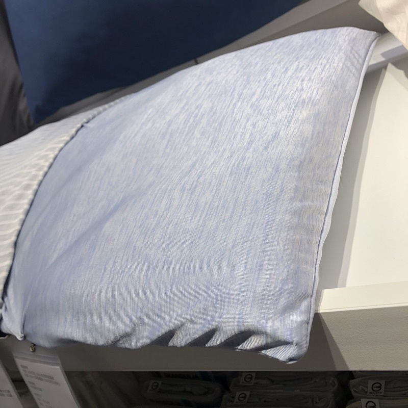 IKEA HÖSTVÄDD 枕頭套 淺藍色 涼感枕頭套 50x80公分 另有同系列床包可選購 夏日涼感枕頭套