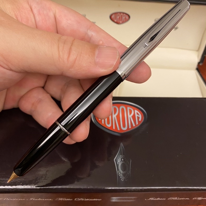 筆來筆趣》義大利🇮🇹 Aurora 98 亮鉻古董14K尖鋼筆