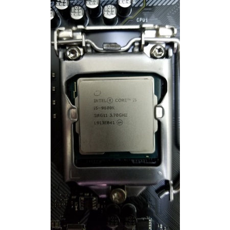 【散裝處理器】Intel i5-9600K / 4.6GHz / 6C6T