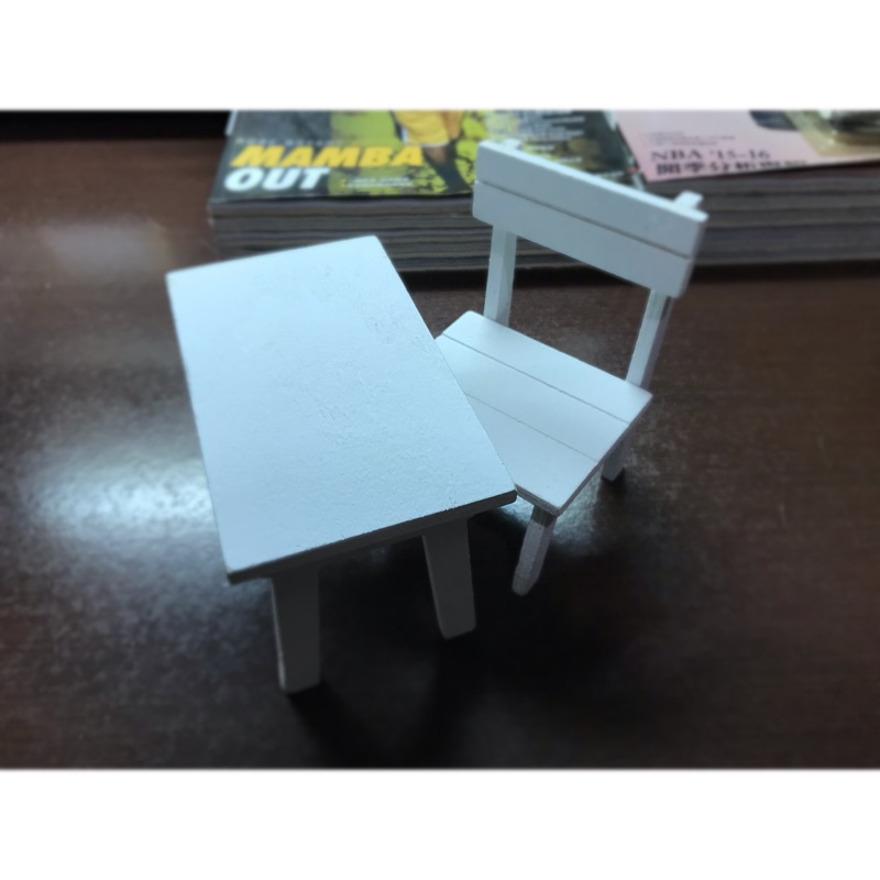 木製小小課桌椅 桌上小物