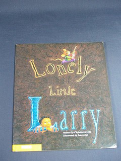 【懶得出門二手書】《何嘉仁lonely little larry 》│九成新(11A35)