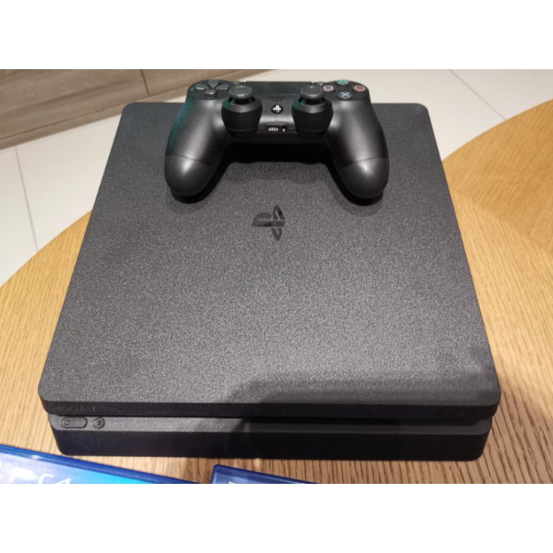 PS4 主機 ＋ 手把 ＋ 3遊戲(蜘蛛人＋變人＋獵魔奇俠）