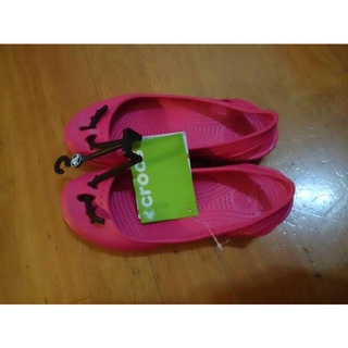 《Crocs》女鞋 平底涼鞋 桃紅