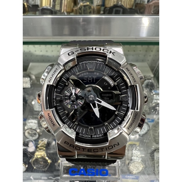 【金台鐘錶】CASIO卡西歐G-SHOCK (全金屬外殼) 銀色錶圈 防水200米 GM-110-1A