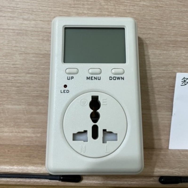 ［二手九成新］電源監測器 WANF WF-D02A 110V 220V 電源監測器 第五代 電壓表 多功能瓦特計電費計