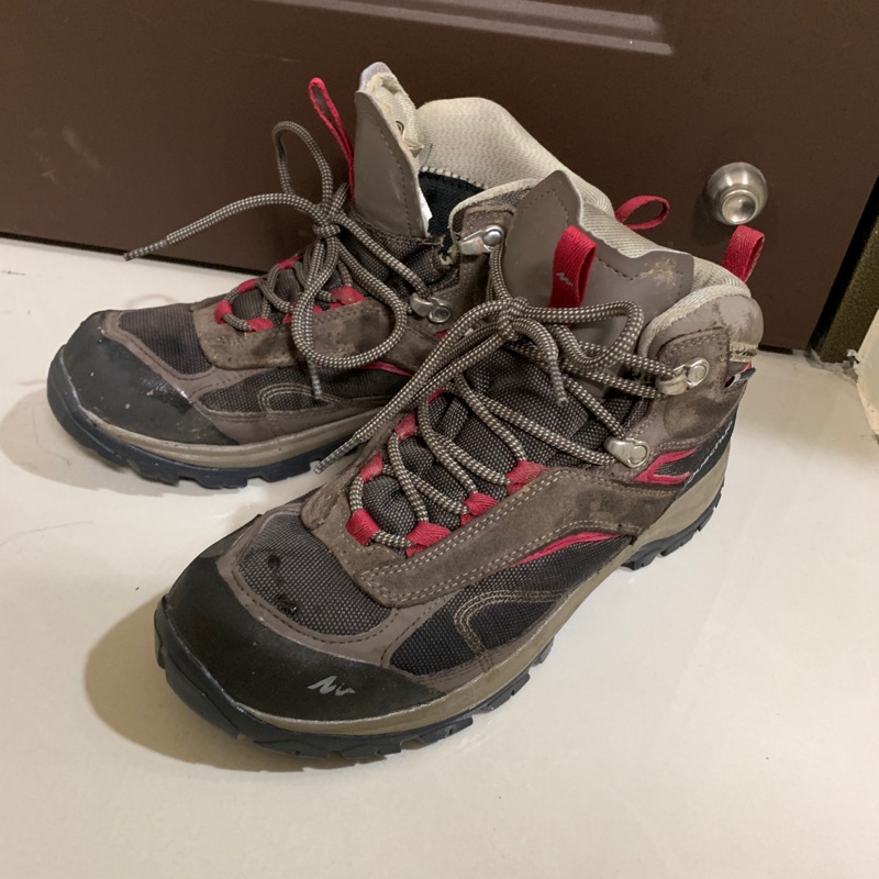 迪卡儂中筒防水登山鞋 蝦皮購物