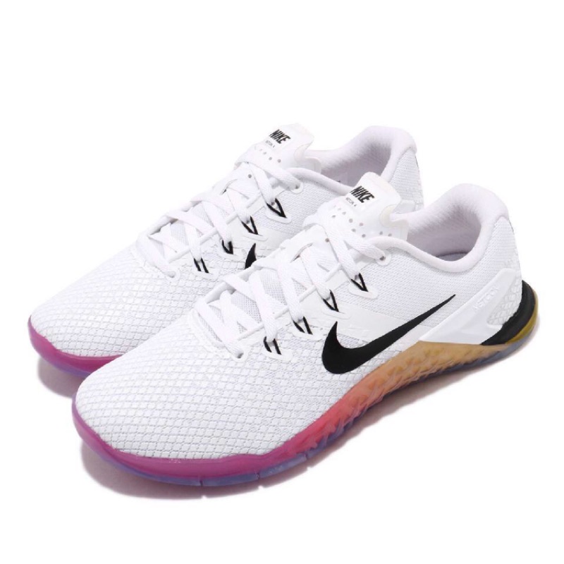 womans nike metcon 4