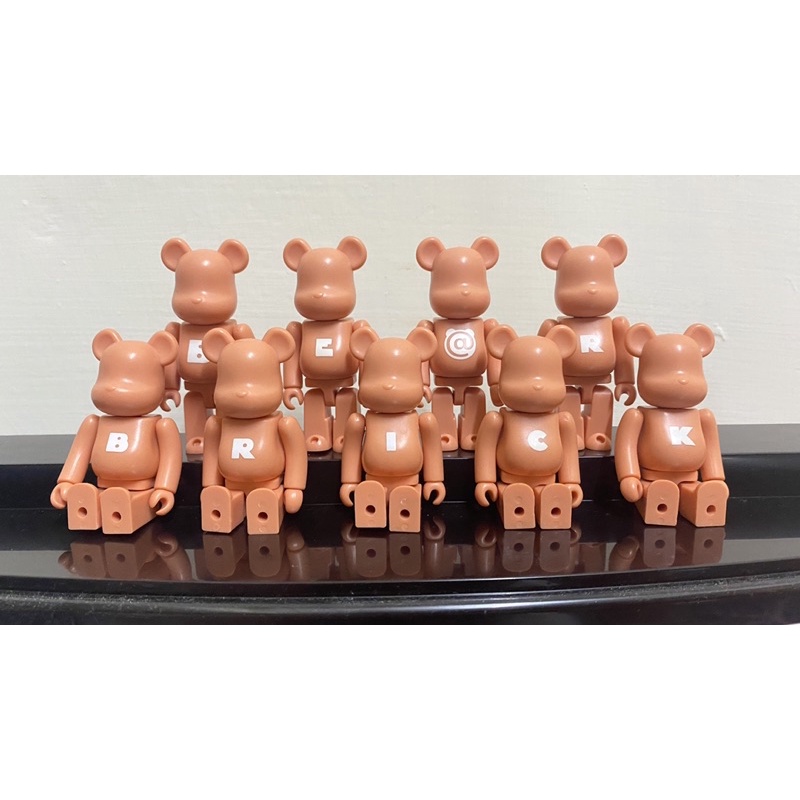 BE@RBRICK 庫柏力克熊 19代 basic 字母熊 100%