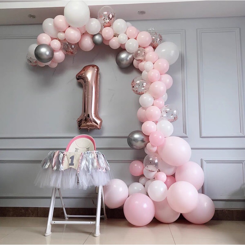 台南/高雄專人到場到府佈置/粉色系氣質莫蘭迪色灰色氣球串佈置女寶寶週歲生日粉灰色系女孩子生日派對裝扮拉旗