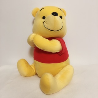 ，ｓ，**日本景品 小熊維尼 維尼 POOH 雙腳可活動 可坐可趴 絨毛娃娃 絨毛玩偶