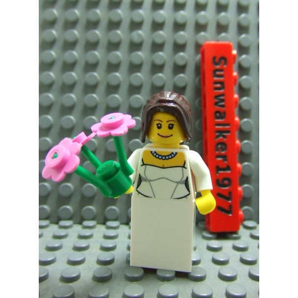【積木2010】樂高 LEGO 新娘 人偶 (含手中道具)(10224 新娘身體)