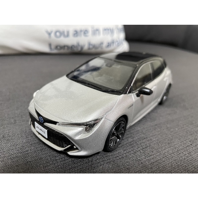 Toyota原廠店頭車 Toyota auris 銀色黑頂 1/30 模型車 corolla sport 模型