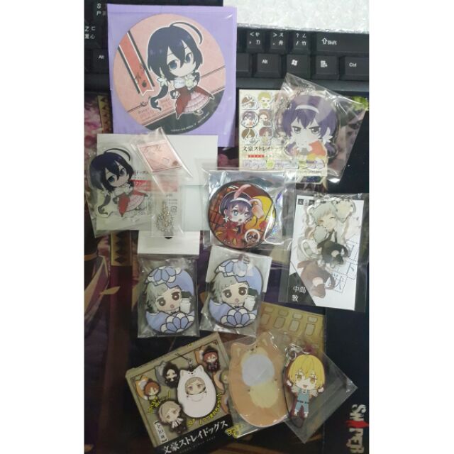 文豪野犬stray Dogs 泉鏡花中島敦宮澤賢治安利美特咖啡廳立牌杯墊徽章吊飾 蝦皮購物