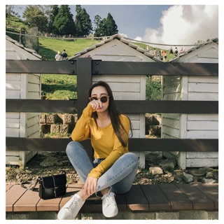 出清 mercci22 漢娜同款 後紐結造型螺紋上衣