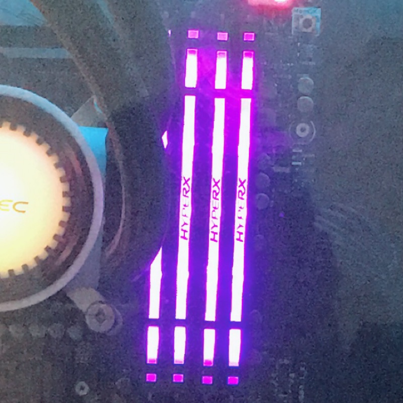 金士頓 hyperX predator rgb ddr4 3200 8g雙通道