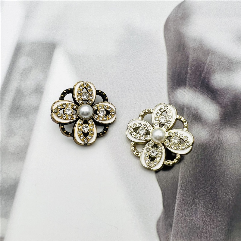 10 件/批漂亮的珍珠鈕扣服裝女式時尚鑽石花朵鈕扣外套襯衫針織毛衣裝飾鈕扣