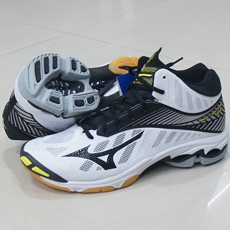 mizuno wave lightning z4 mid