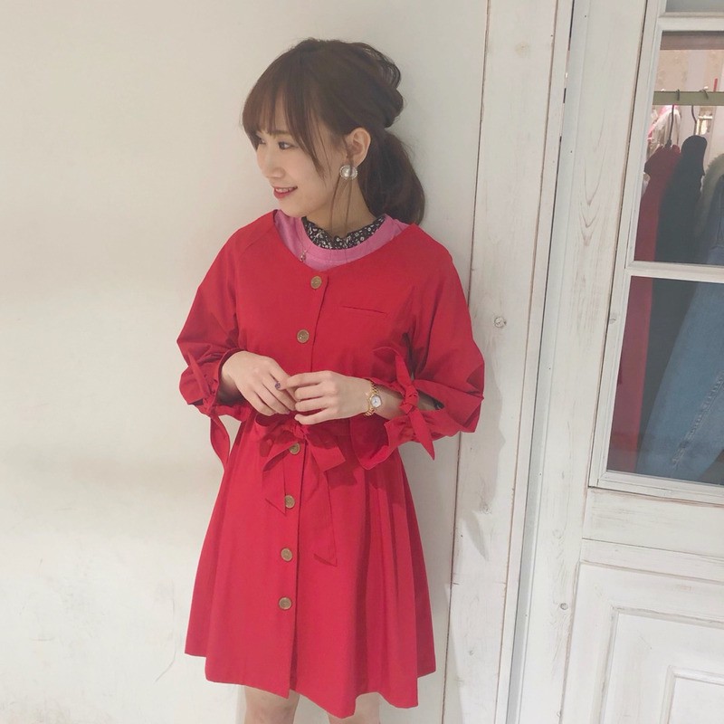 （現貨）⭐哈囉幼妮⭐日本dazzlin紅色蝴蝶結洋裝 雜誌款風衣外套 聖誕節跨年過年派對活動主持日貨連線代購 #143
