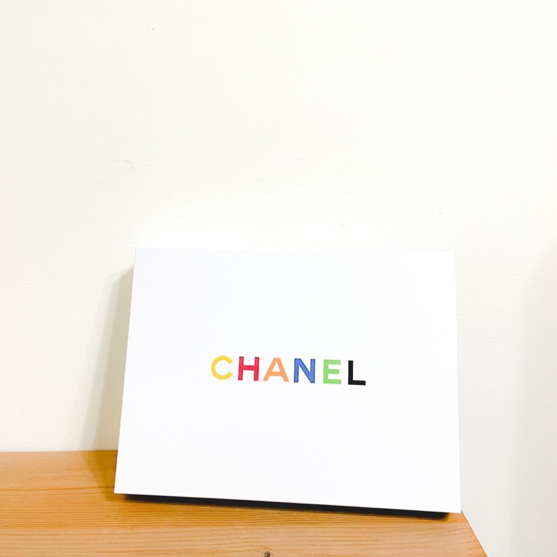 CHANEL 彩色字樣 白色紙盒 禮品盒 禮物盒 長型紙盒 名牌紙盒 香奈兒