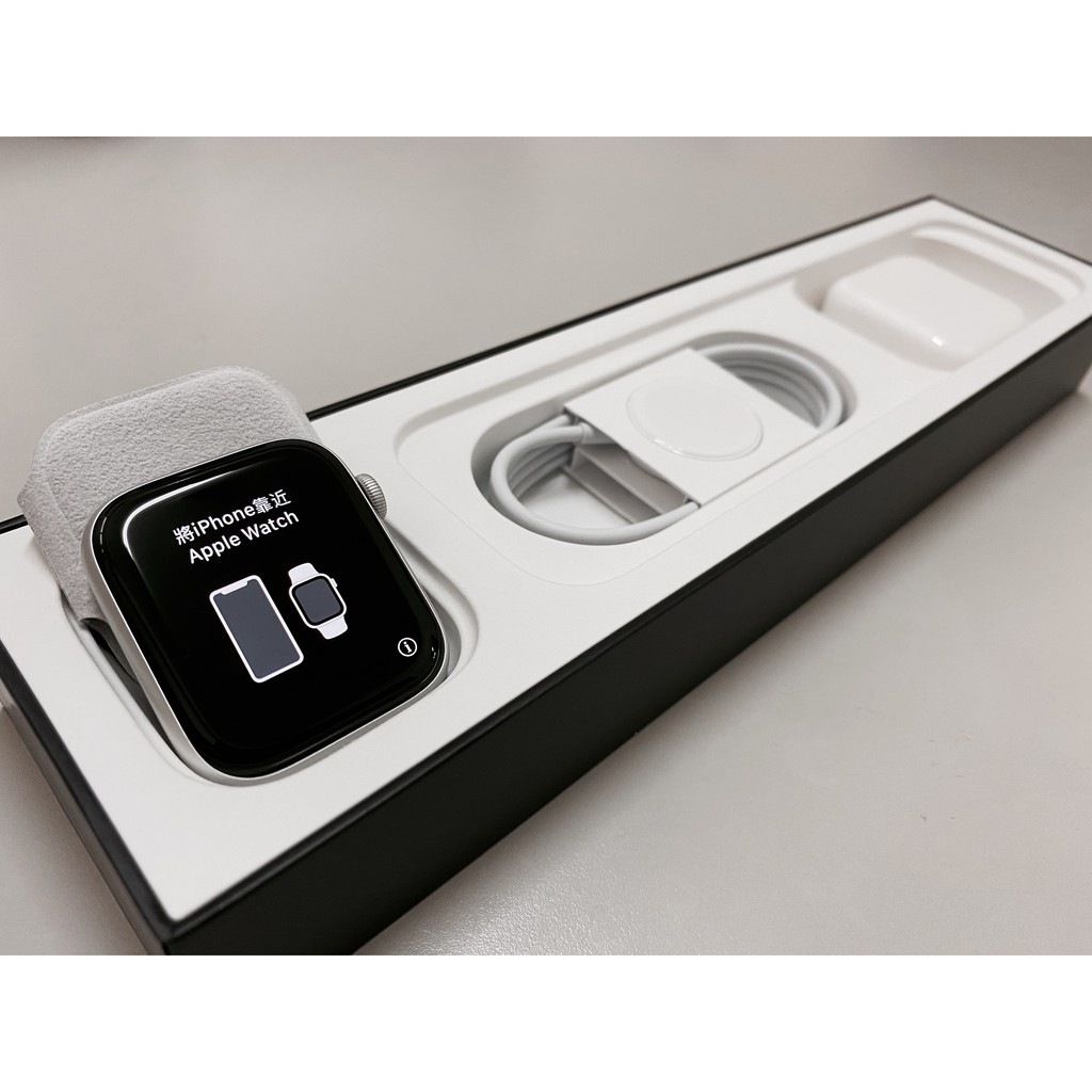 Apple Watch Series 4 44mm GPS+LTE Nike Plus MTXK2ZP/A a2008