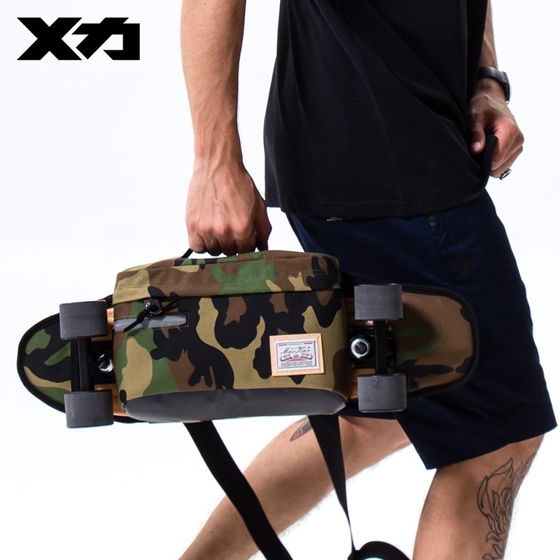 ♛潮牌mackar原創設計男滑板單肩胸包小魚板迷彩滑板腰包
