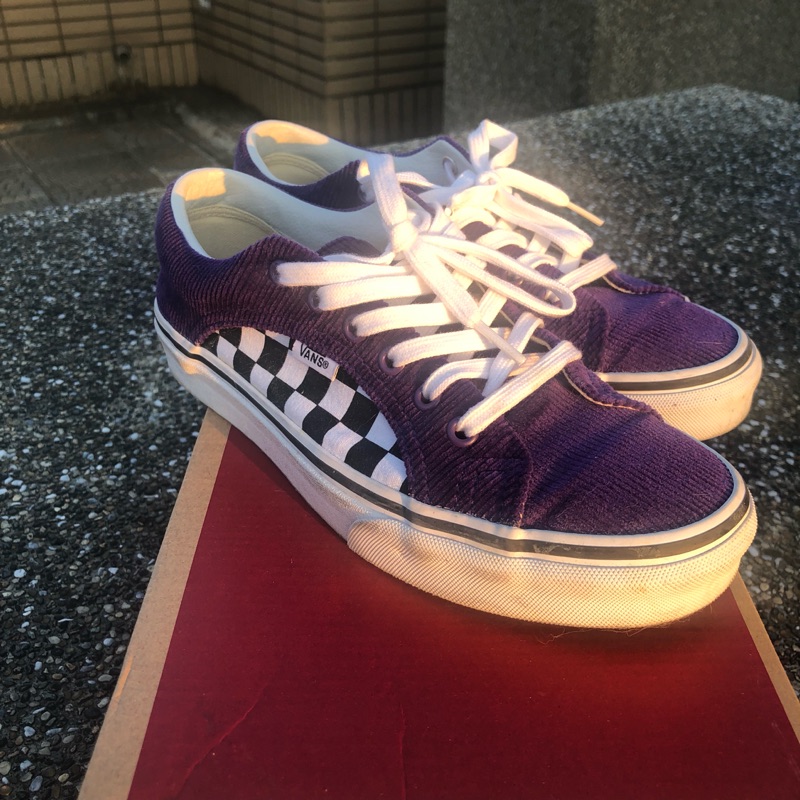《二手》9成新紫色格子VANS休閒鞋 24.5