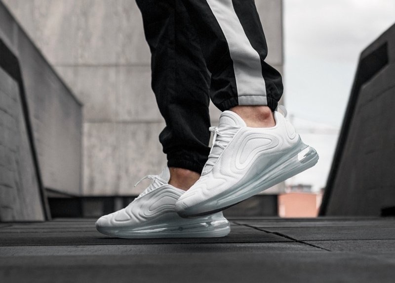 nike air max 720 white