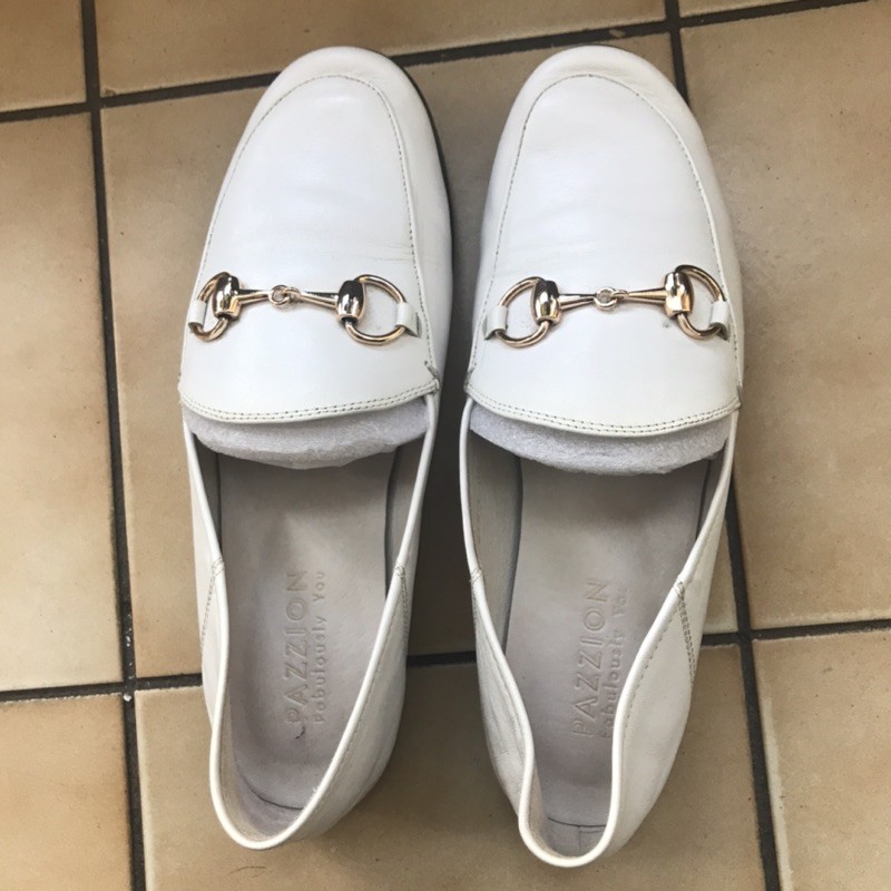 新加坡牌Pazzion 白色樂福鞋皮鞋白鞋| 蝦皮購物