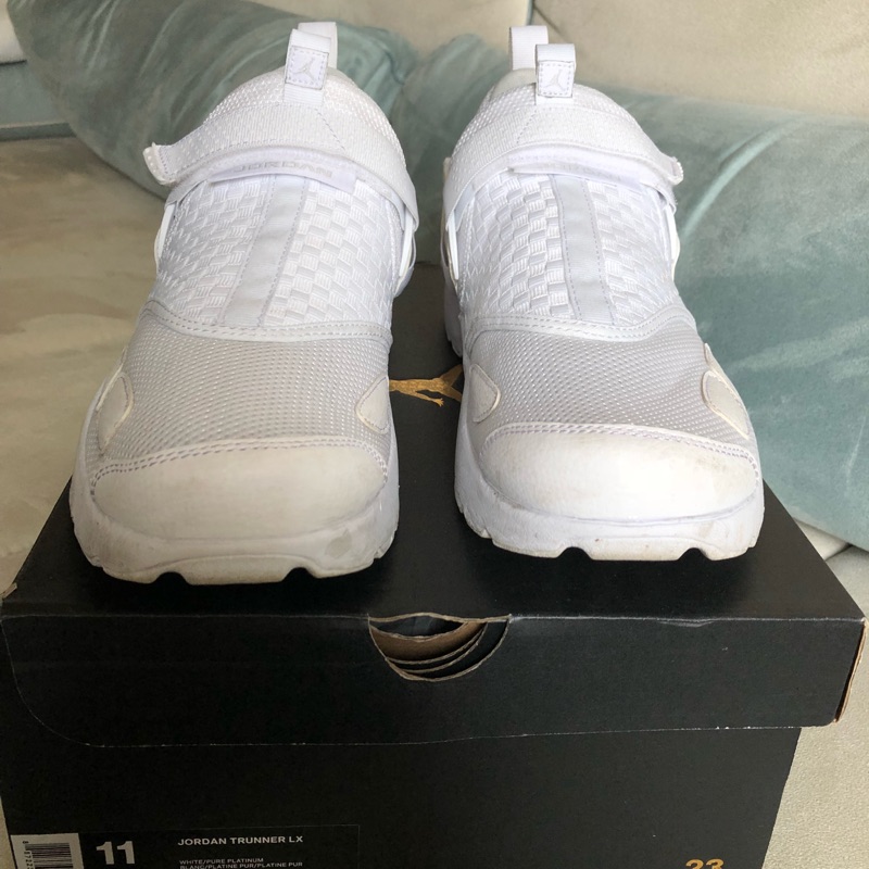 jordan trunner lx womens