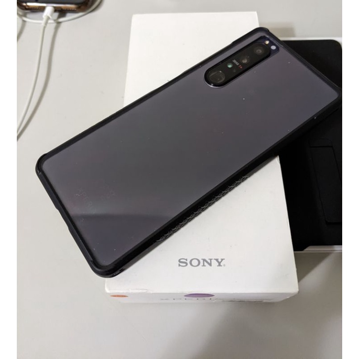 近全新Sony Xperia 1 Iii 紫色
