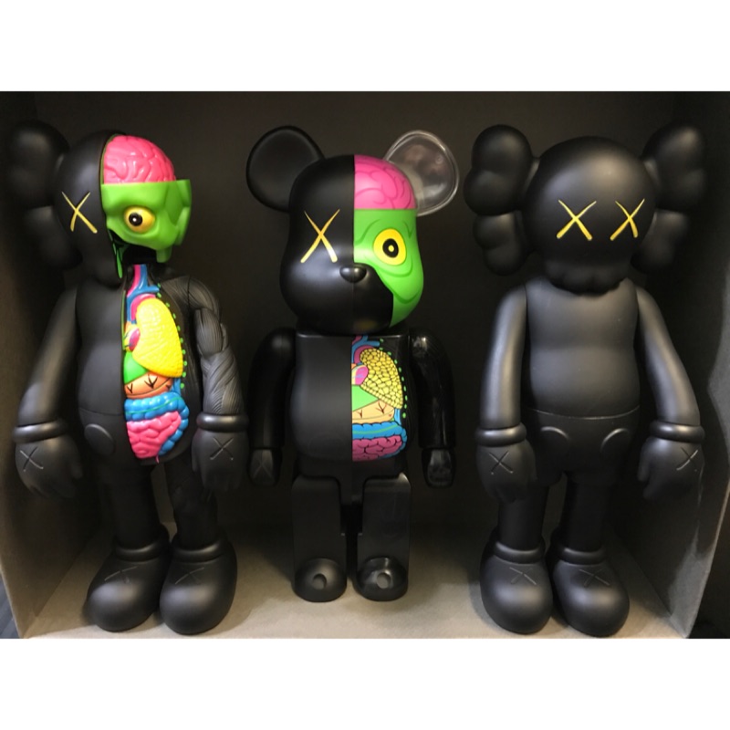 BE@RBRICK KAWS Original Fake 黑半頗 400%