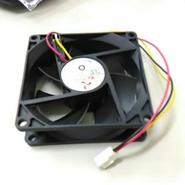 散熱器用8 X 8cm 散熱風扇小3pin接頭dc 12v 油封軸承 蝦皮購物