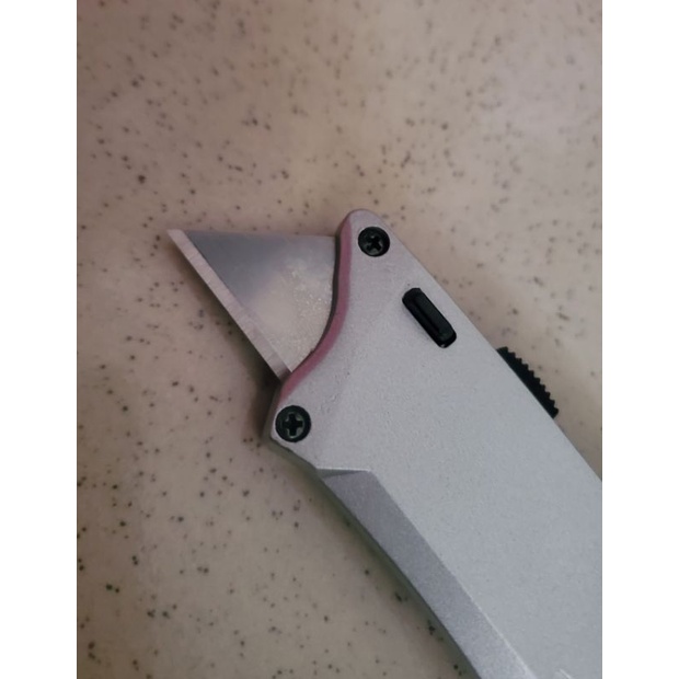 重力美工刀梯形刀片一盒10入45元 蝦皮購物