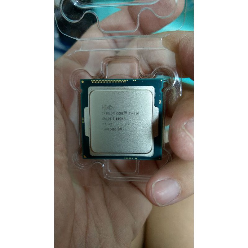 賣4代1150腳位i7-4790的CPU（效能比i7-4770、E3-1230 V3、E3-1231 V3好）