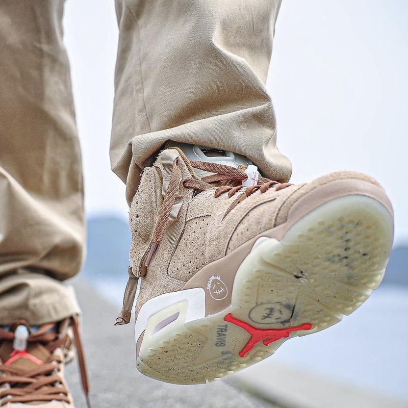 Air Jordan 6 x Travis Scott DH0690-200