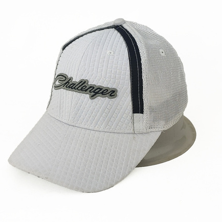 虎斑喵帽舖~知名汽車品牌 Dodge Challenger 方格紋白色原單網帽棒球帽賽車帽~鬆緊帶帽圍 57 cm~限量