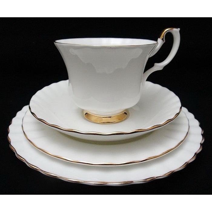 【拾年之路】 英國製Royal Albert皇家亞伯特Val D'or系列純白重金四件式咖啡杯+盤(免運)