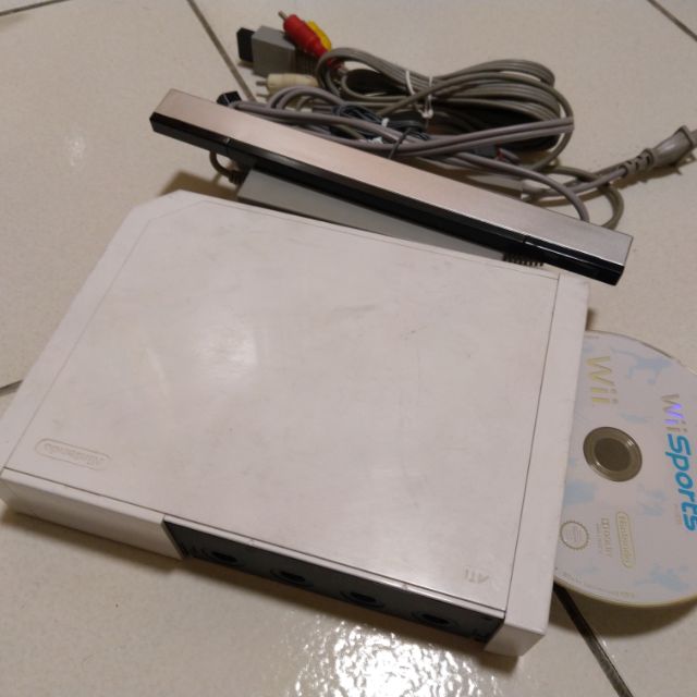 二手 Wii 主機 + 配件