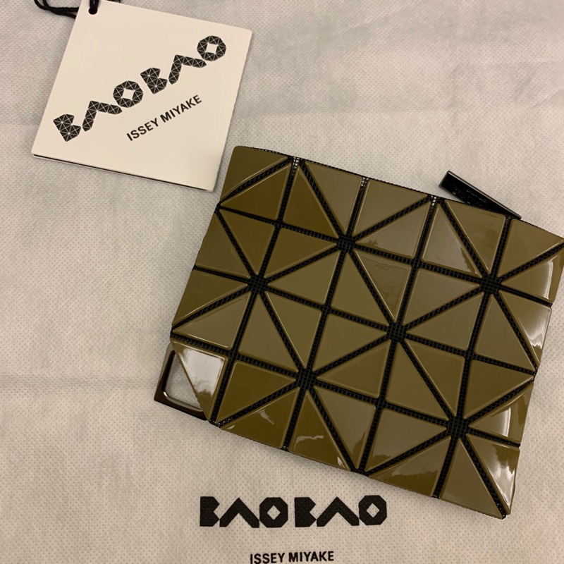 【ISSEY MIYAKE 三宅一生】三宅一生 BAOBAO幾何方格4*5  卡其綠零錢包