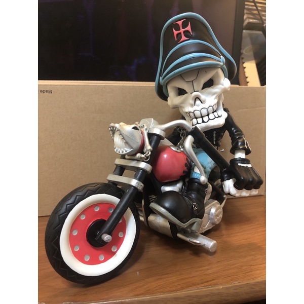 TOKYOGUNS 骷髏騎士 機車 摩托車 Skull Biker Takumi iwase設計師搪膠公仔 經典玩具